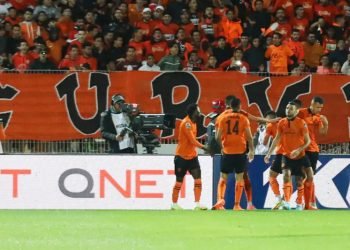 نهضة بركان يفوز بلقب السوبر الإفريقي لأول مرة في تاريخه