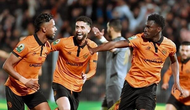 نهضة بركان يهزم قسنطينة الجزائري برباعية نظيفة
