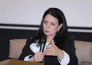 مستشار برلماني يفضح واقع التعويضات الهزيلة لمسؤولي الإدارة العمومية