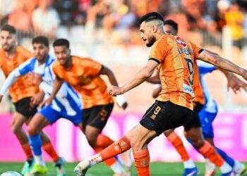 بركان ينفرد بالصدارة مؤقتا والوداد يستعيد نغمة الانتصارات